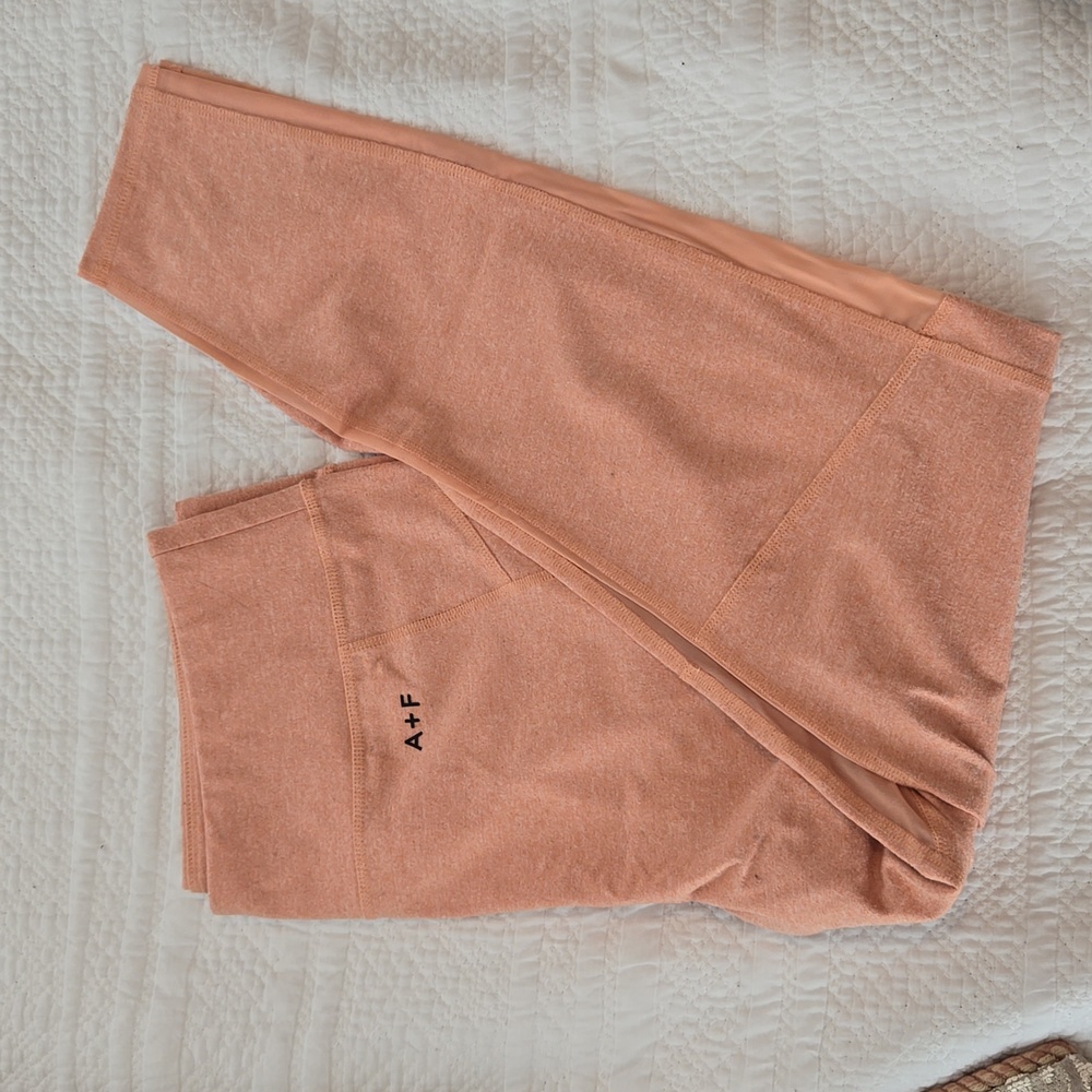 Abercrombie peach yoga leggings